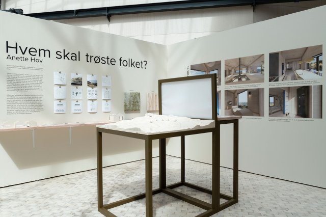 Hvem Skal Trøste Folket? — Sorgnaust på Marøy