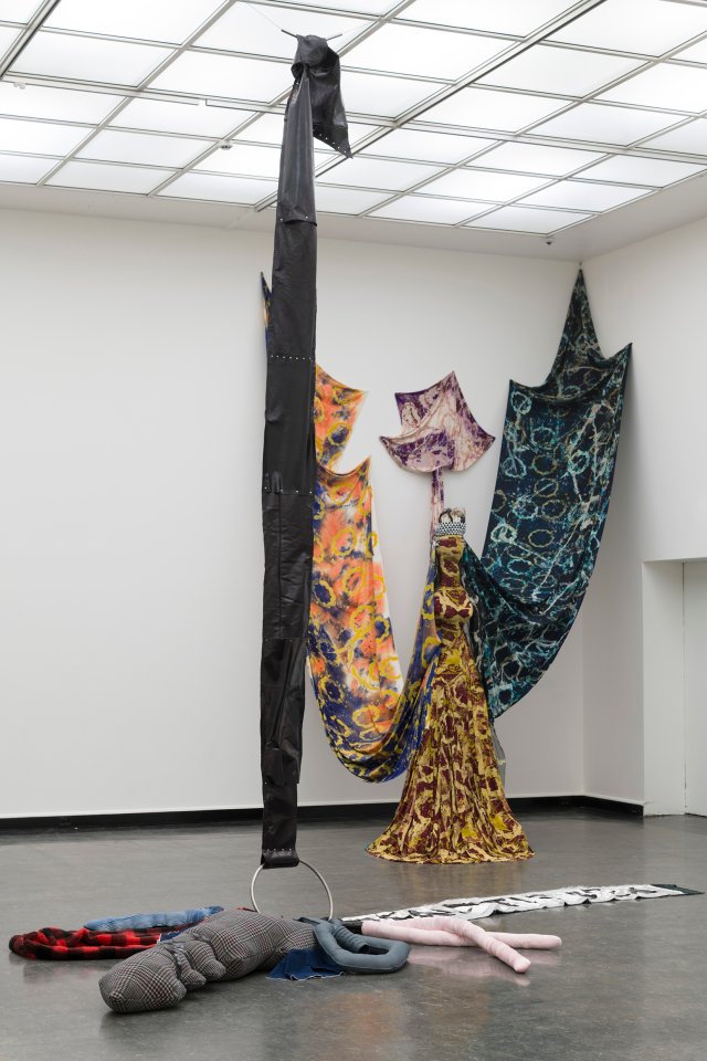 an old dyke in the flesh who is an emblem for the rest/Tissue