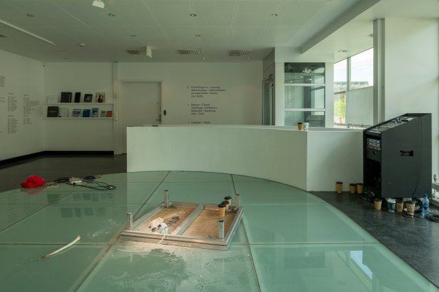 Ticklings/Witnessing a yawn or sexual activity