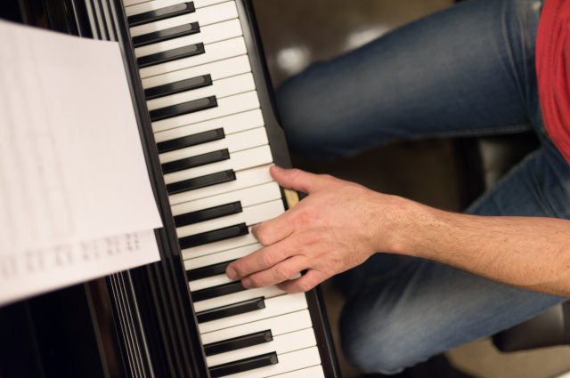 Piano med fingre